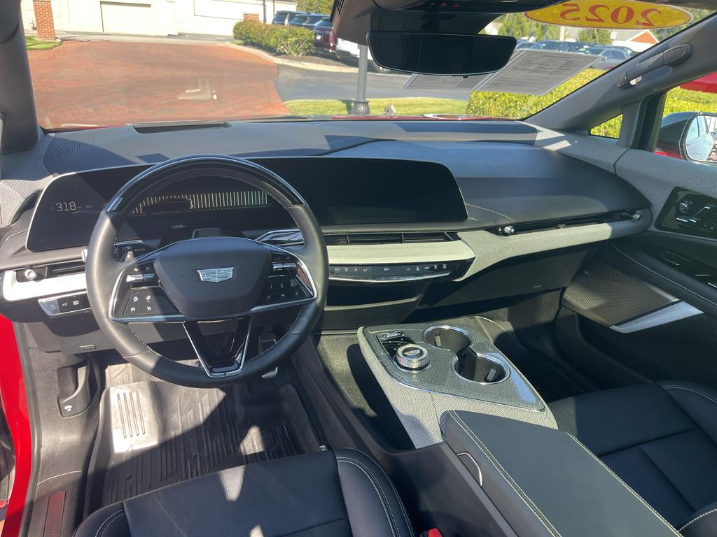 2025 Cadillac OPTIQ SPORT — фото 32