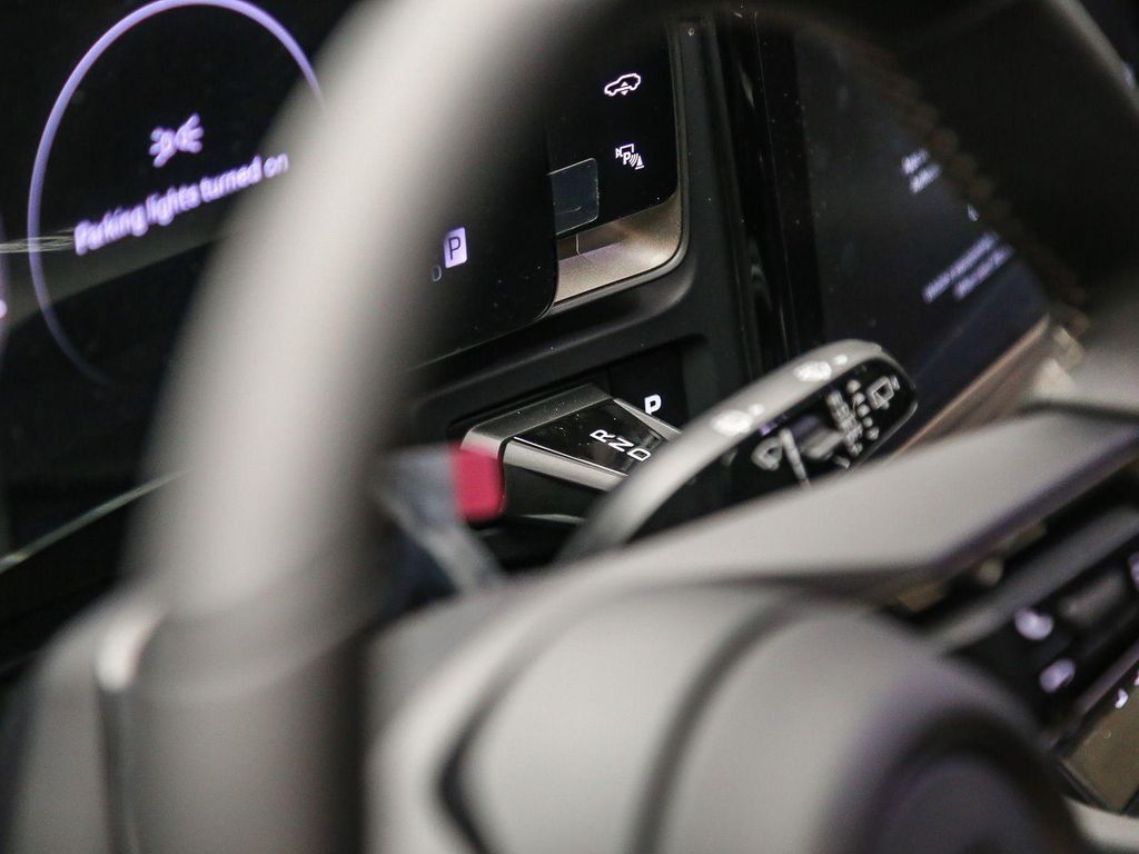 صورة مصغرة 24 لـ 2026 Porsche CAYENNE TURBO ELECTRIC