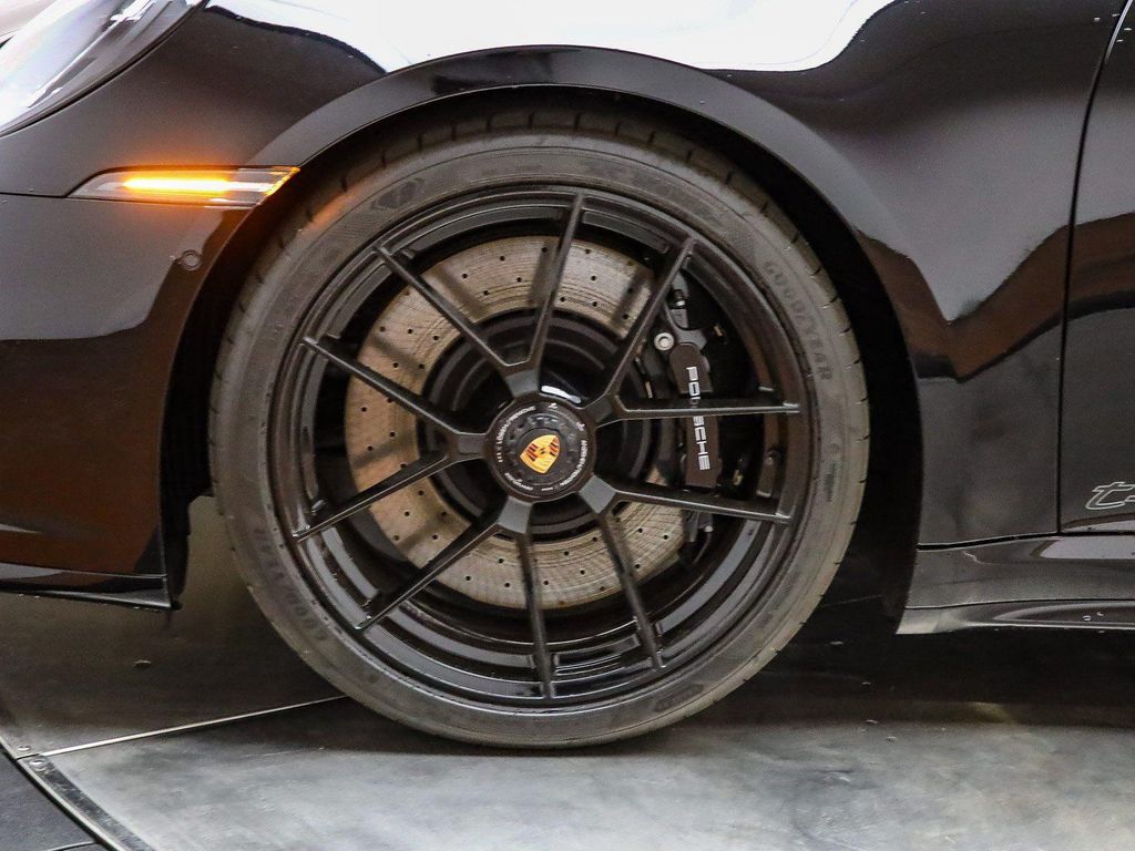 صورة 10 لـ 2026 Porsche 911 CARRERA 4 GTS