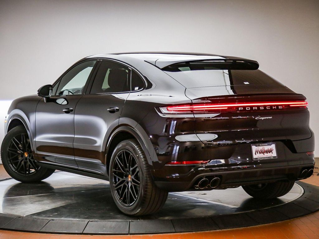 صورة 3 لـ 2026 Porsche CAYENNE