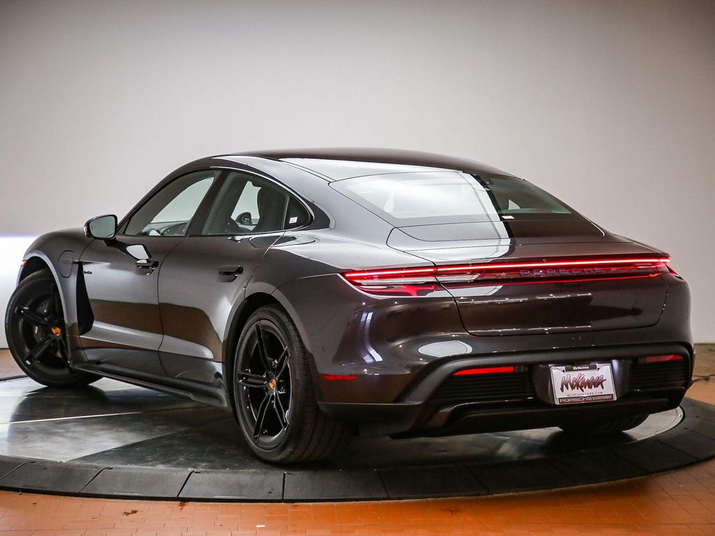 صورة 5 لـ 2026 Porsche TAYCAN
