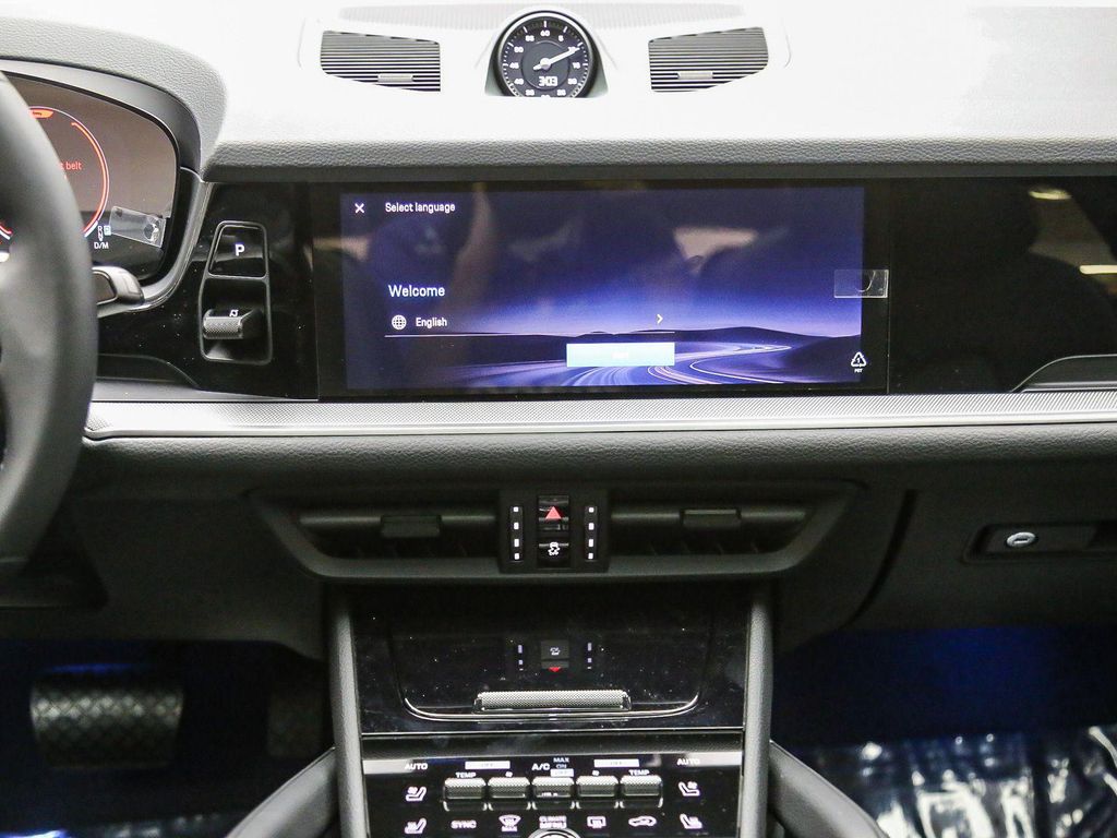 2026 Porsche CAYENNE — миниатюра 17