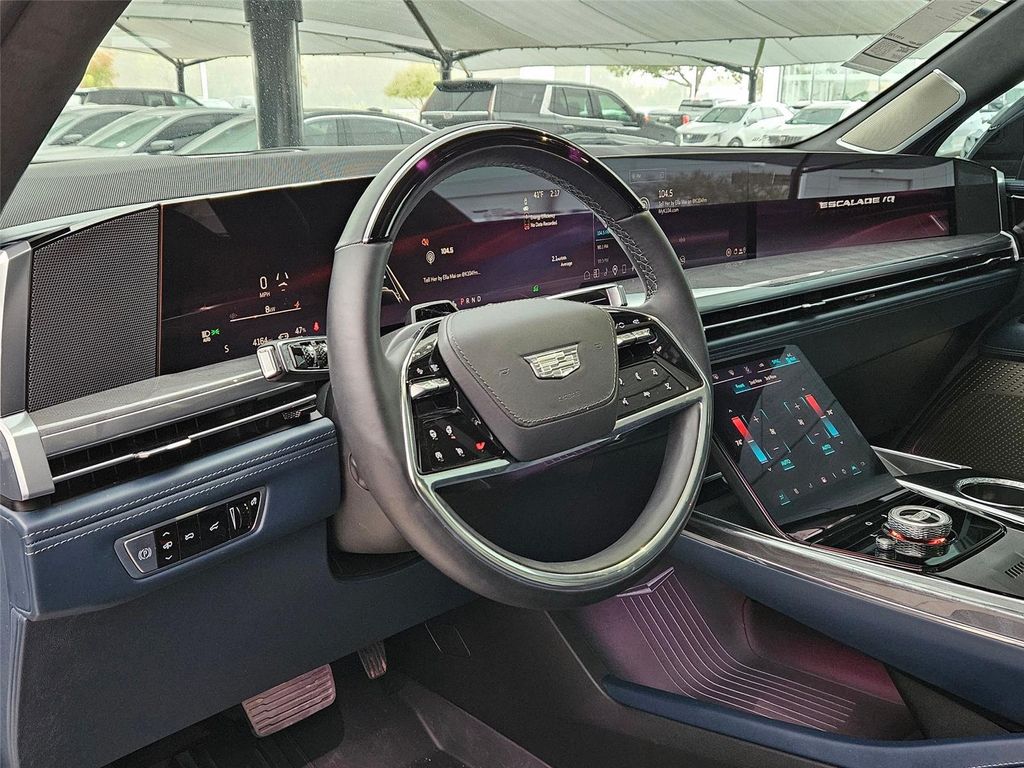 2025 Cadillac ESCALADE IQ LUXURY 2 — фото 10