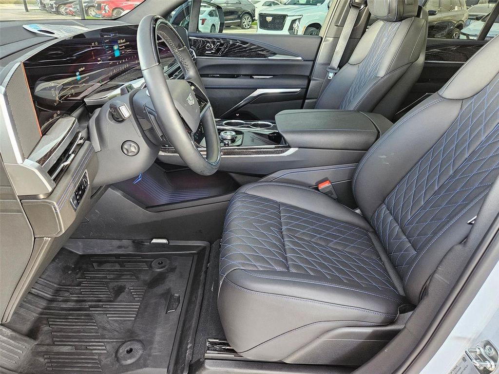 2026 Cadillac ESCALADE IQ LUXURY — миниатюра 11
