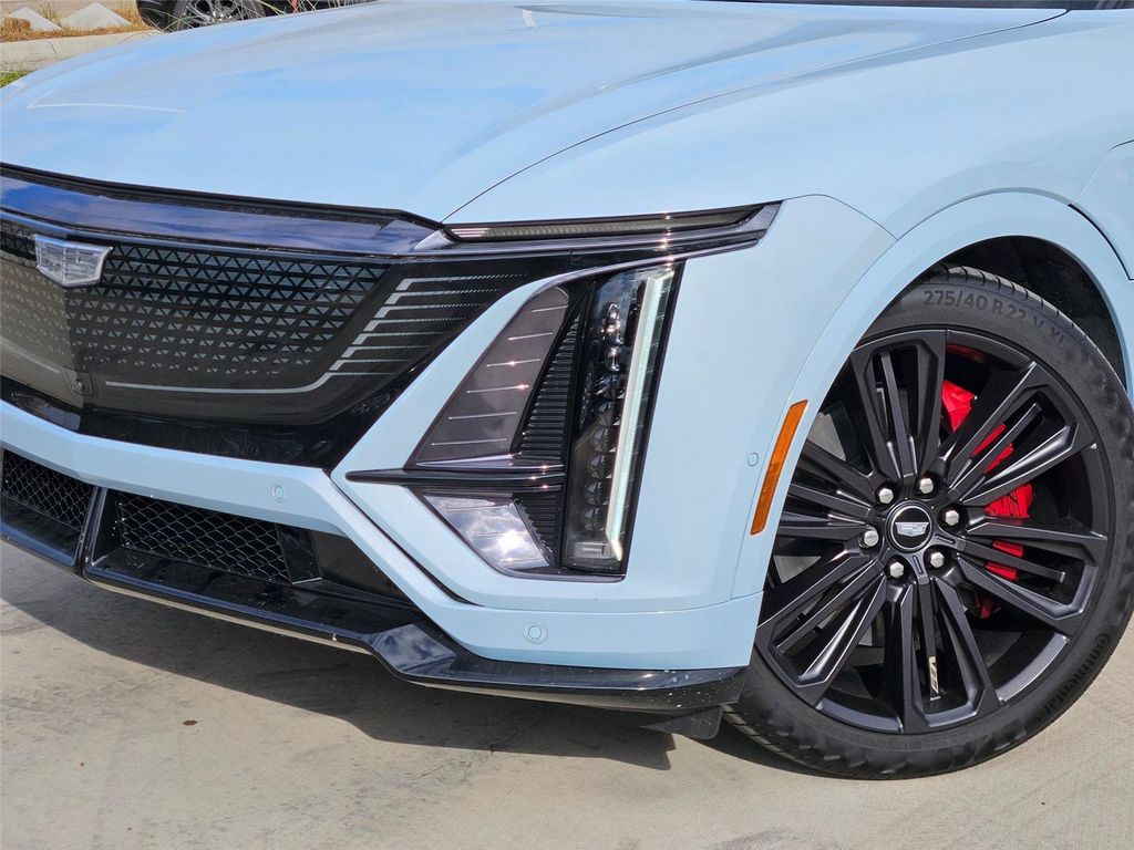 صورة 7 لـ 2026 Cadillac LYRIQ V PREMIUM