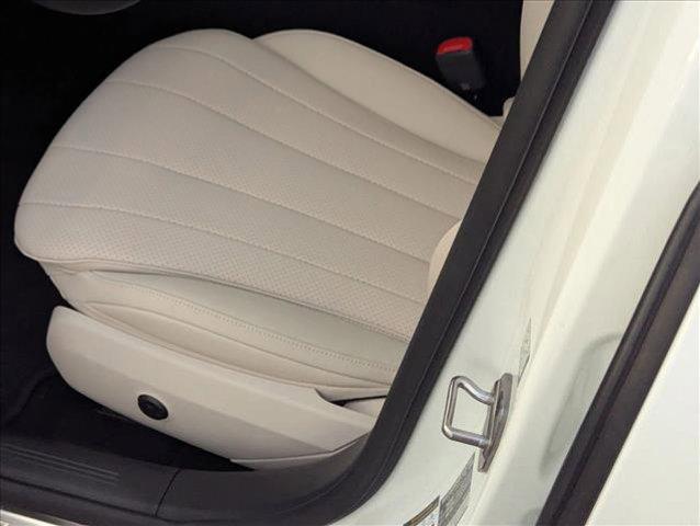 MERCEDES-BENZ E-CLASS - 4