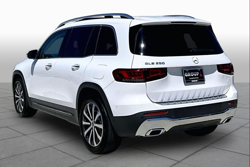 2023 Mercedes-BENZ GLB — миниатюра 11