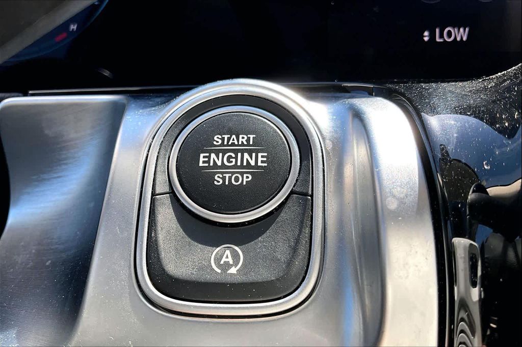 2023 Mercedes-BENZ GLB — миниатюра 33