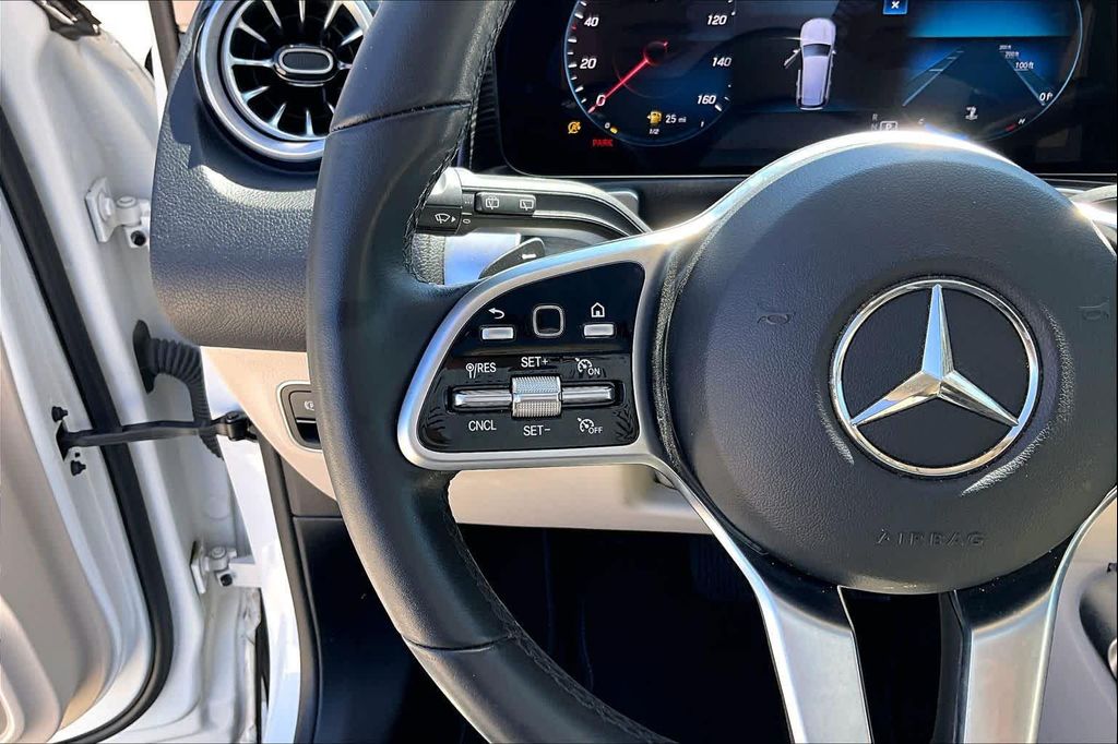 2023 Mercedes-BENZ GLB — миниатюра 22