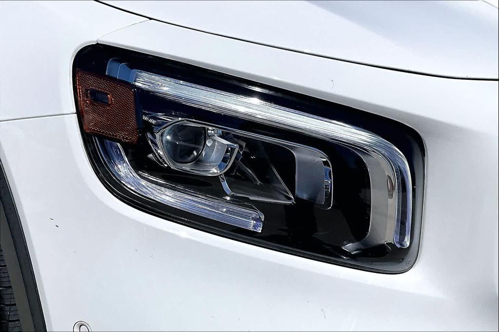 2023 Mercedes-BENZ GLB — миниатюра 26