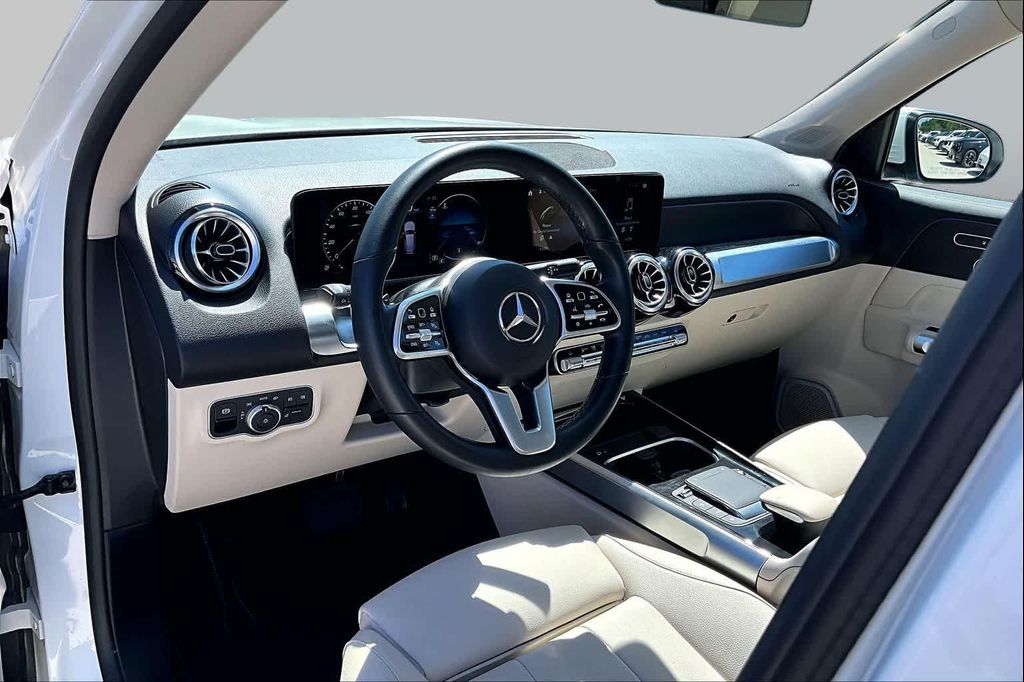 2023 Mercedes-BENZ GLB — миниатюра 16