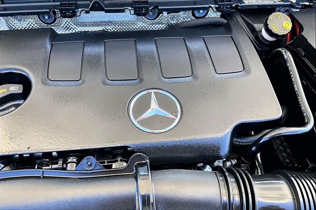 2023 Mercedes-BENZ GLB — миниатюра 31