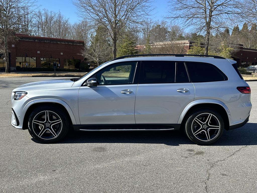 2025 Mercedes-BENZ GLS — фото 5
