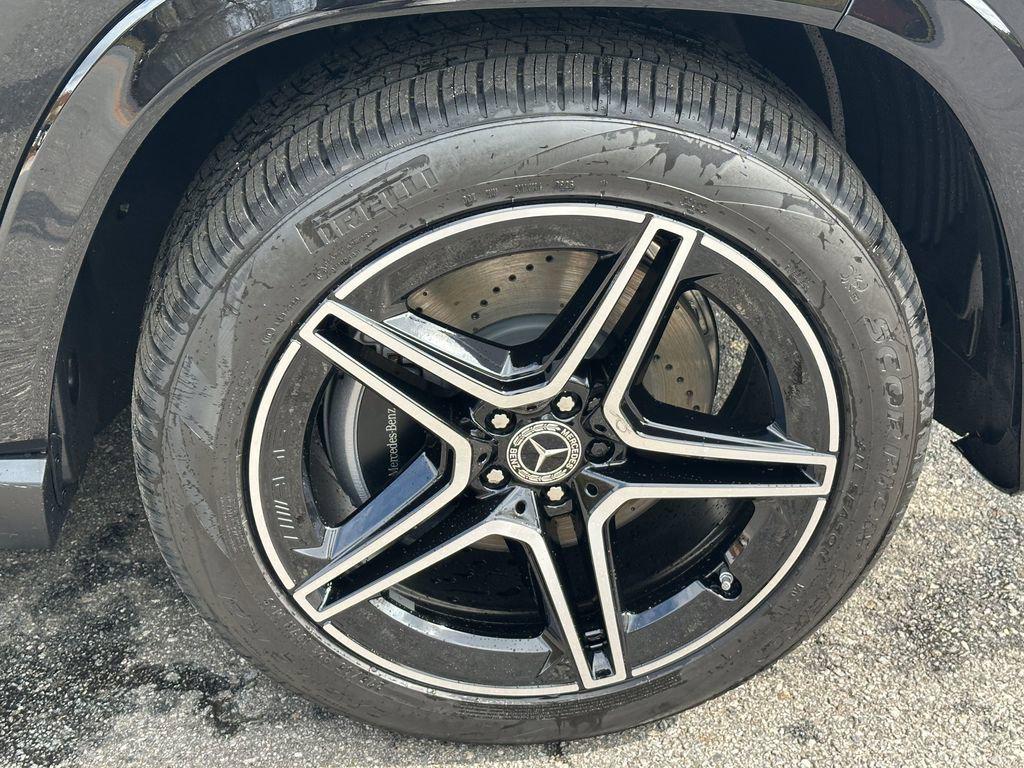 2026 Mercedes-BENZ GLS — миниатюра 14