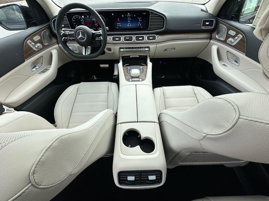 2026 Mercedes-BENZ GLS — миниатюра 28