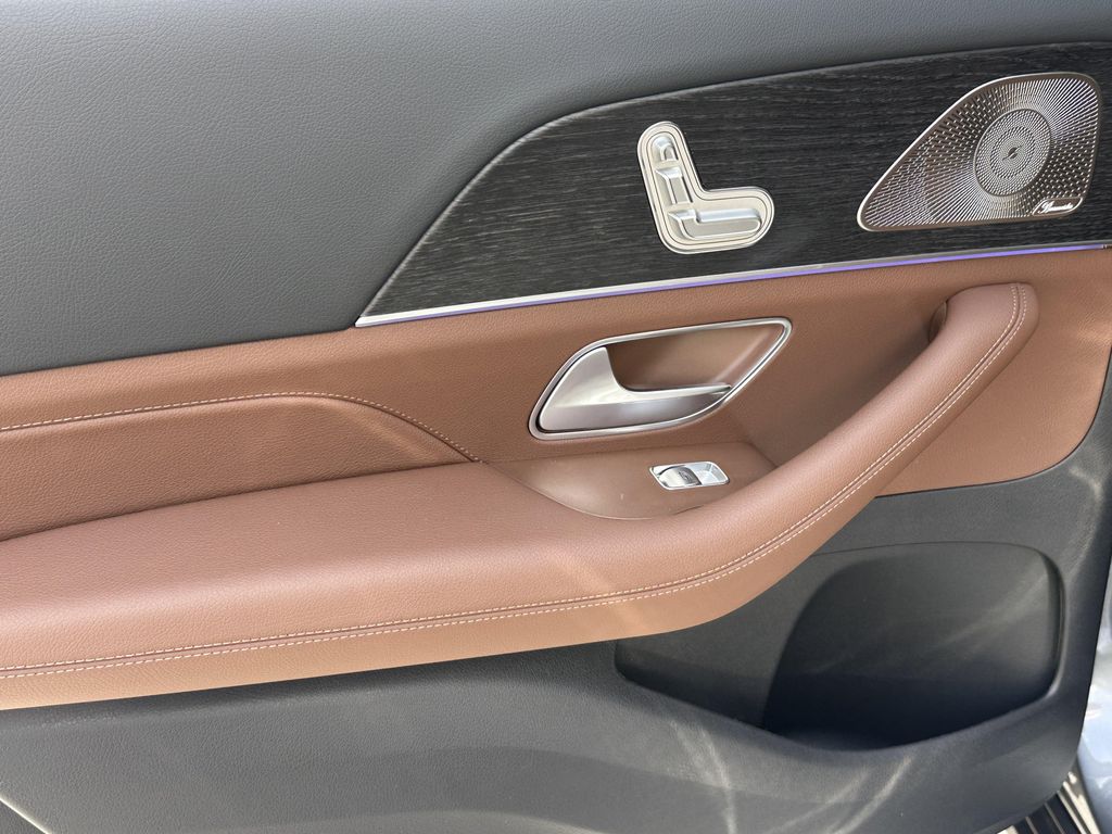 2026 Mercedes-BENZ GLS 缩略图 26
