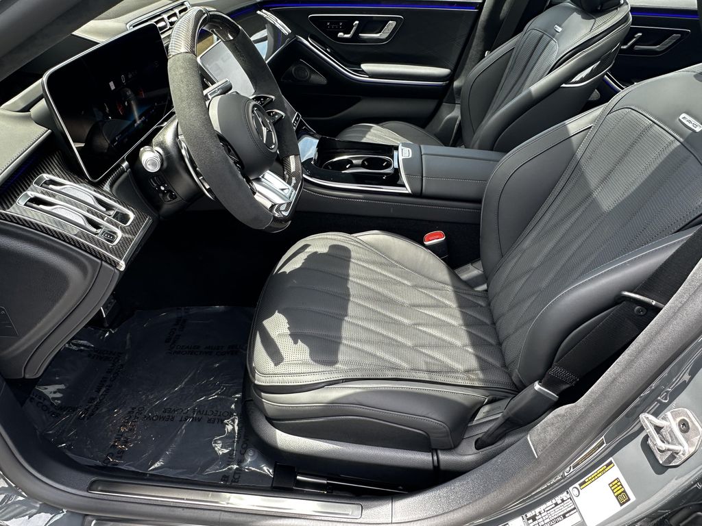 صورة 10 لـ 2026 Mercedes-BENZ AMG S 63 E 4MATIC
