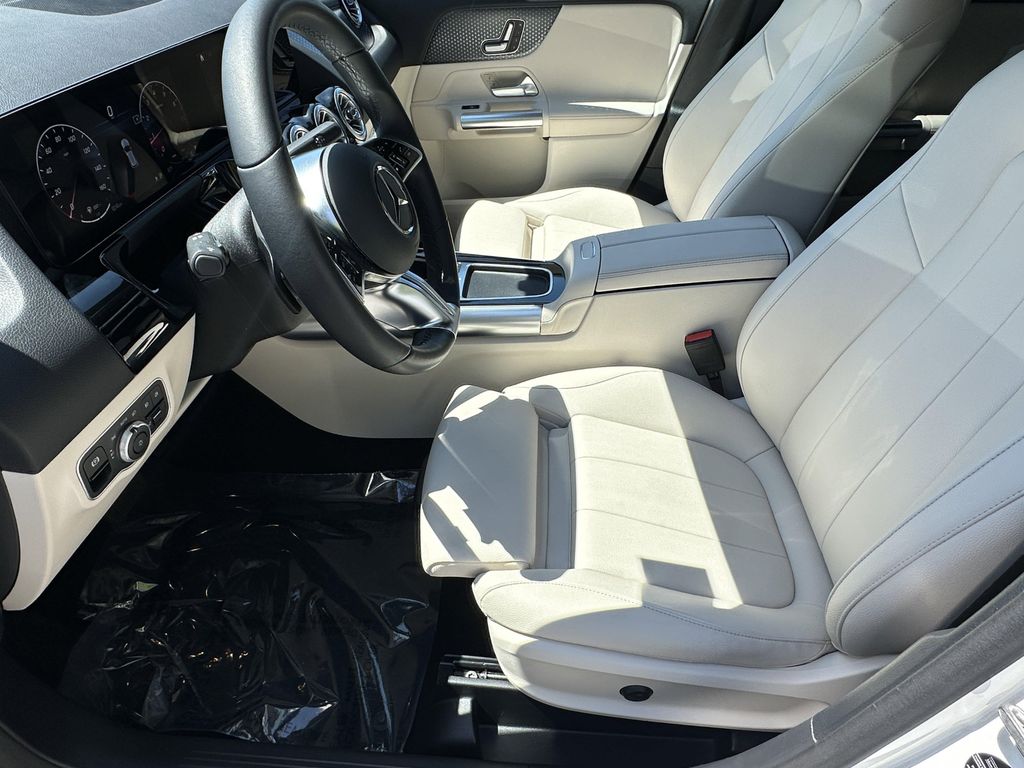 MERCEDES-BENZ GLA-CLASS - 10