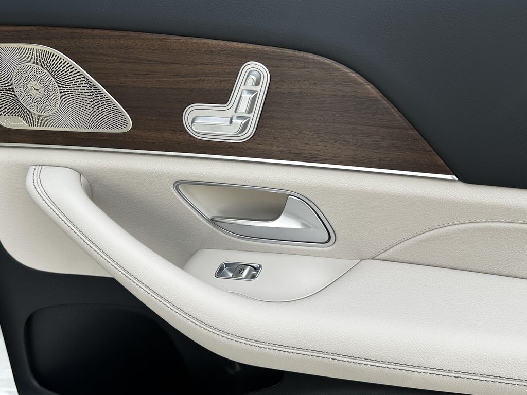 2026 Mercedes-BENZ GLS 缩略图 20