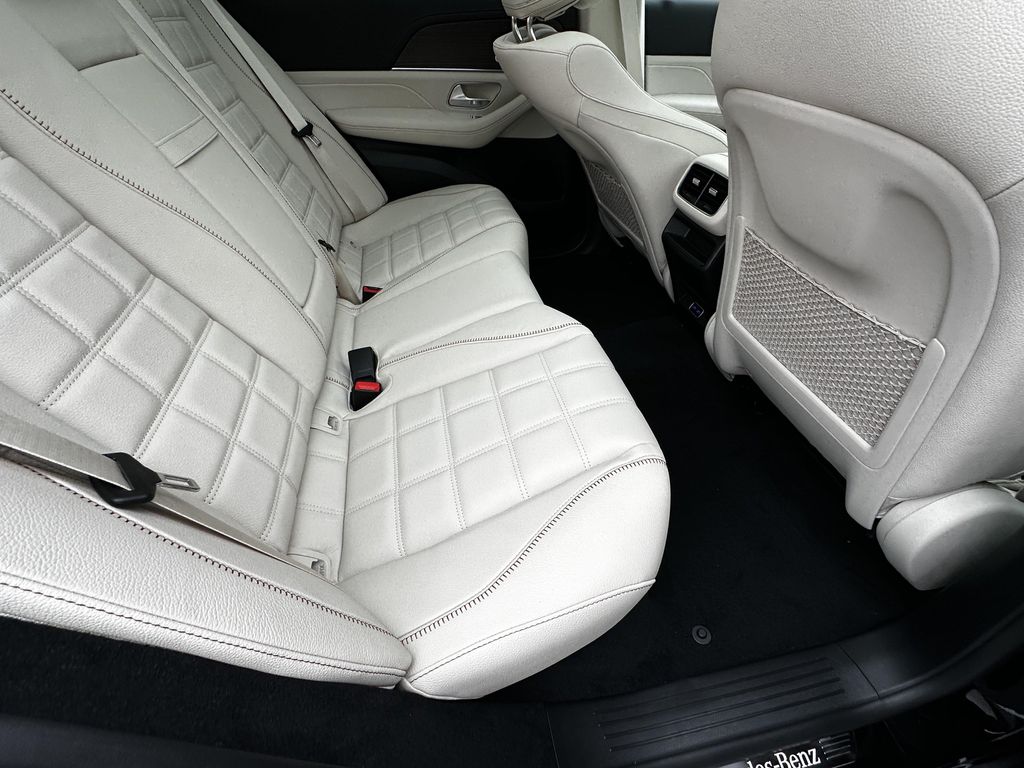 2027 Mercedes-BENZ GLE 缩略图 17