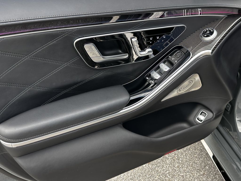 صورة 10 لـ 2024 Mercedes-BENZ AMG S 63 E 4MATIC
