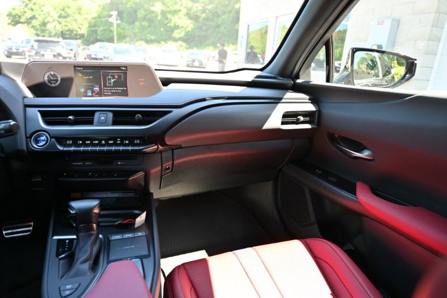 صورة مصغرة 16 لـ 2021 Lexus UX 250H F SPORT