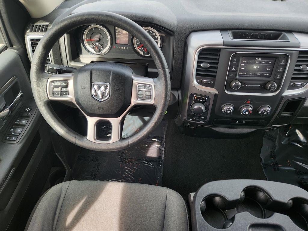 صورة مصغرة 27 لـ 2024 RAM 1500 CLASSIC SLT