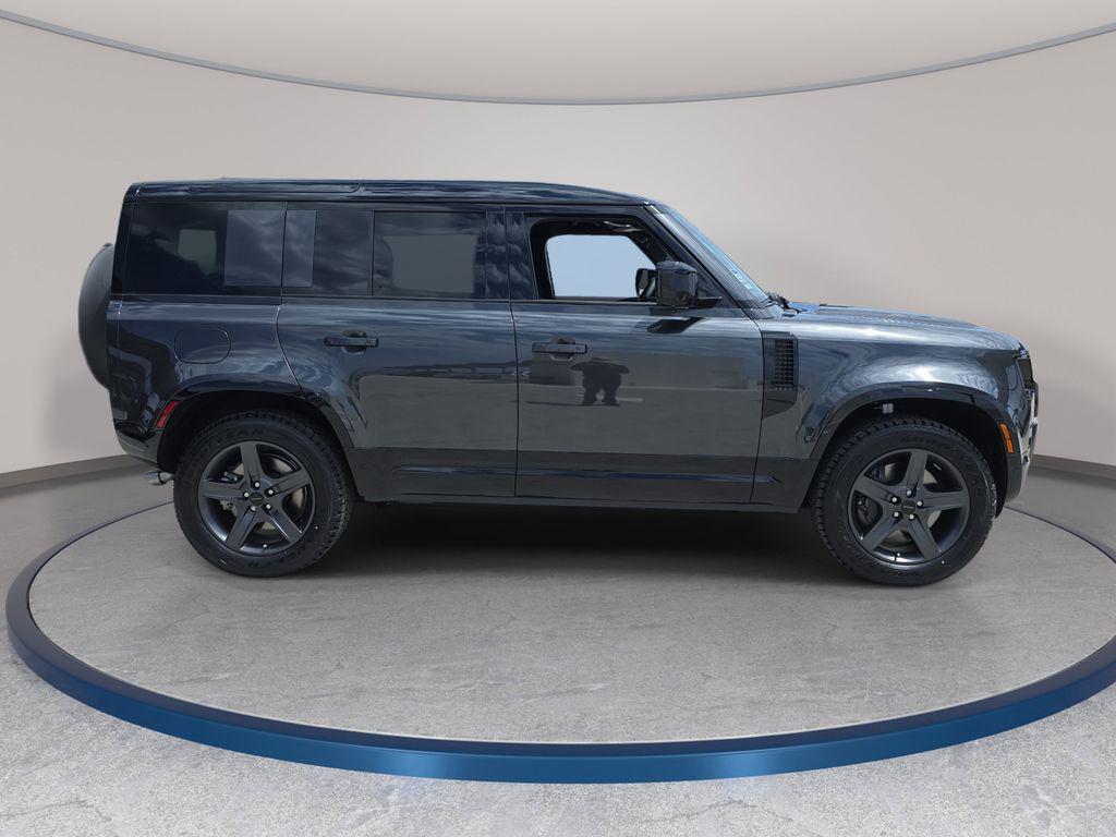 2026 LAND Rover DEFENDER X-DYNAMIC SE — фото 4