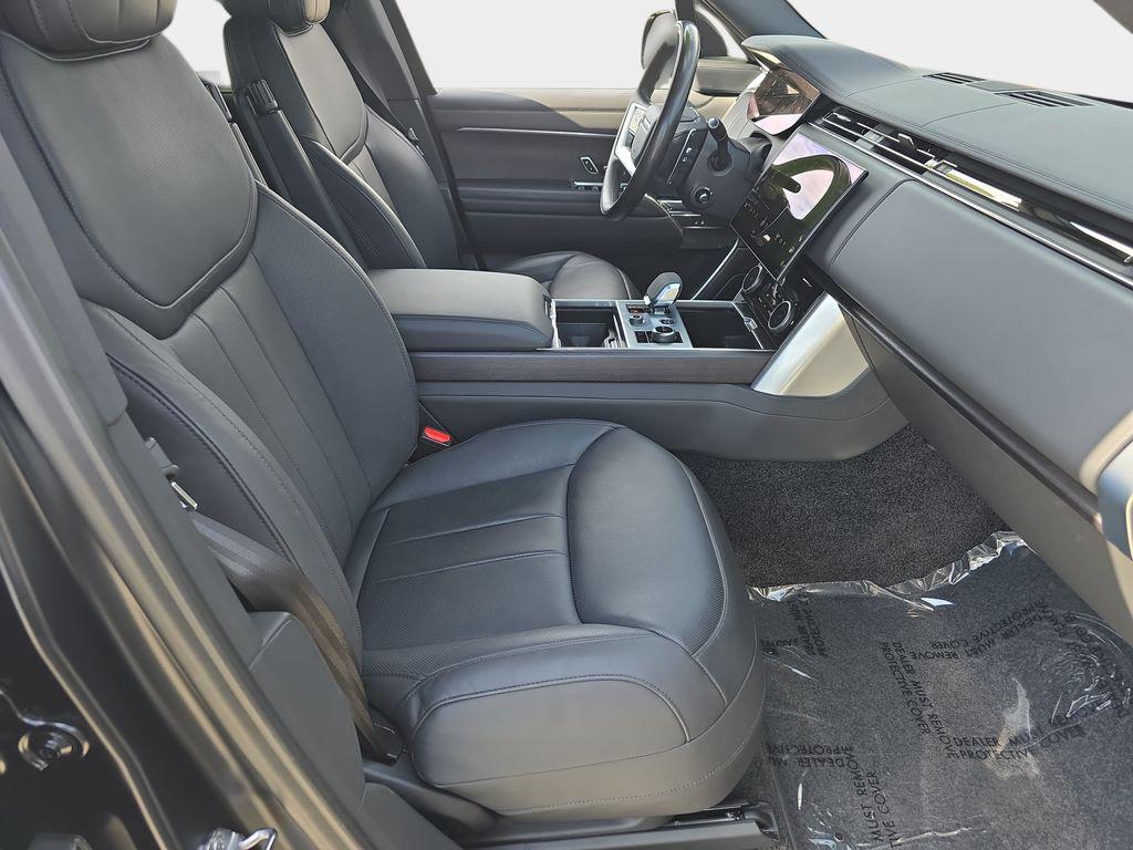 صورة 10 لـ 2023 LAND ROVER RANGE ROVER SE