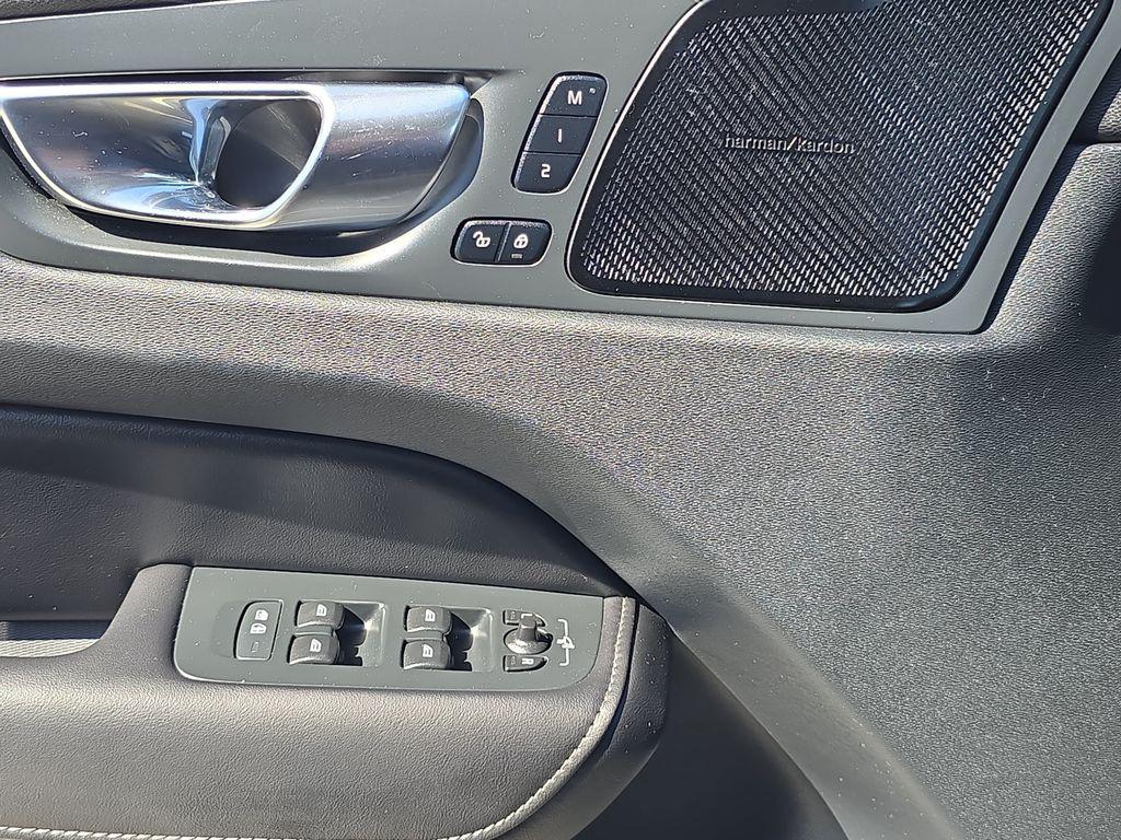 صورة مصغرة 31 لـ 2023 Volvo XC60 B5 ULTIMATE BRIGHT THEME