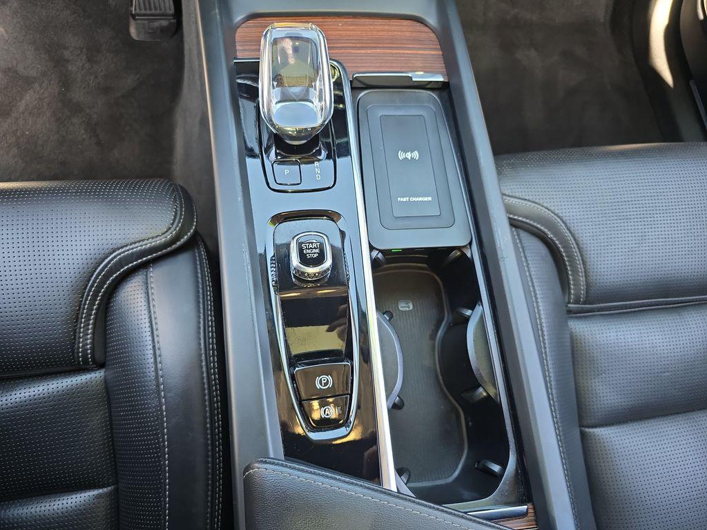 صورة مصغرة 28 لـ 2023 Volvo XC60 B5 ULTIMATE BRIGHT THEME