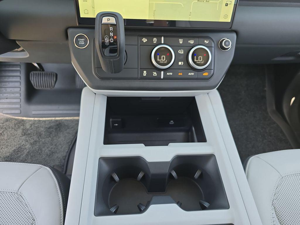 صورة مصغرة 26 لـ 2026 LAND Rover DEFENDER S