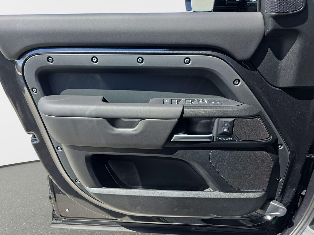 2026 LAND Rover DEFENDER X 缩略图 27
