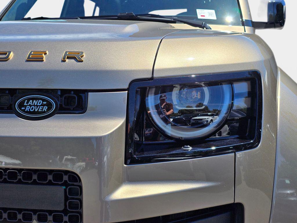 2026 LAND Rover DEFENDER OCTA 缩略图 32