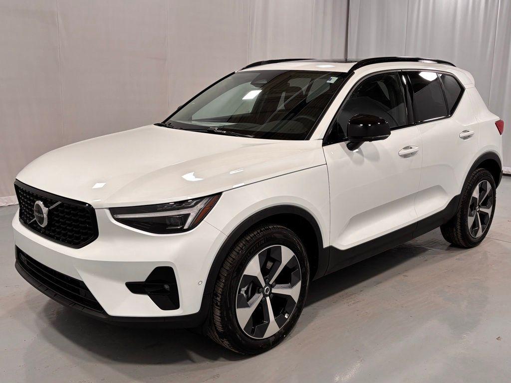 New 2026 Volvo XC40 B5 Plus