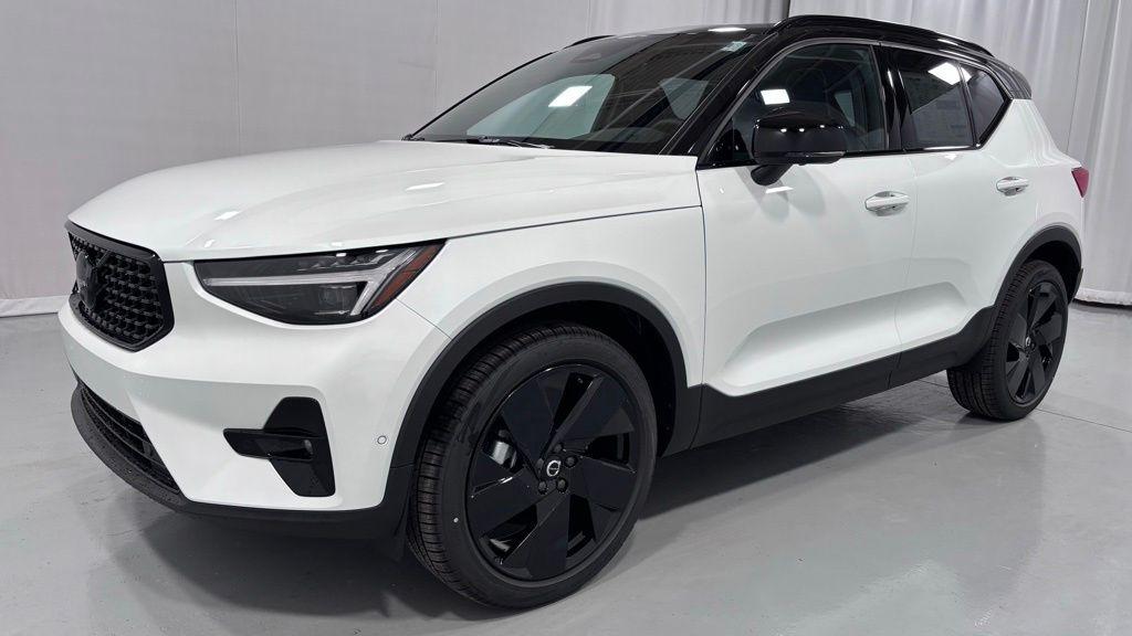New 2026 Volvo XC40 B5 Ultra Black Edition