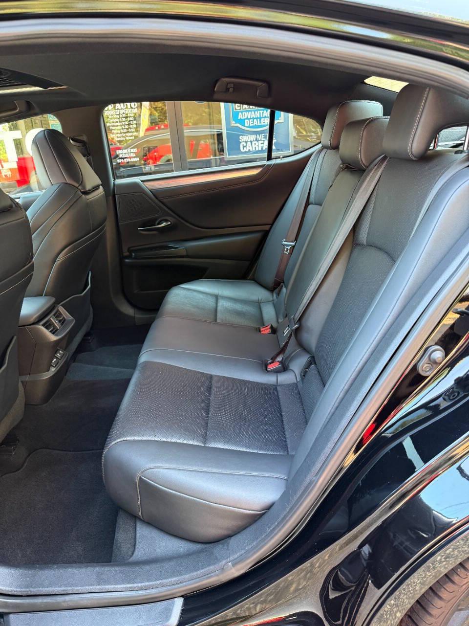 صورة 23 لـ 2020 Lexus ES 350 F SPORT