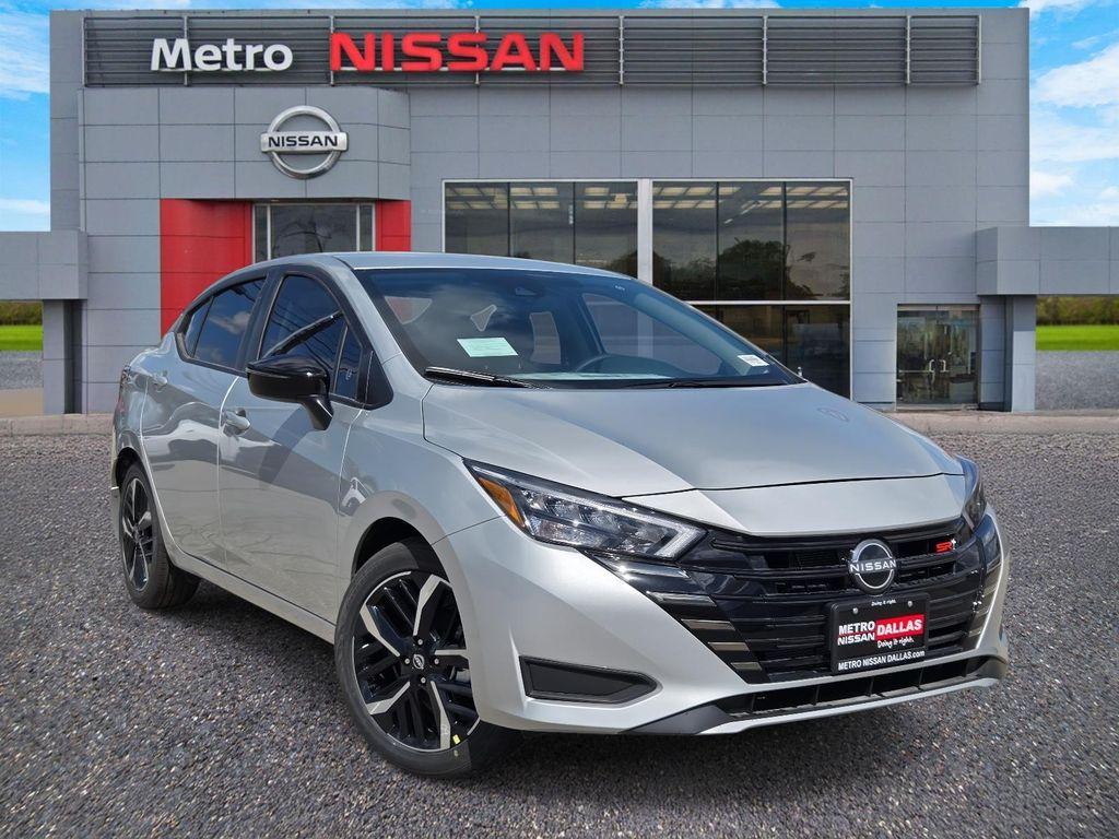 New 2025 Nissan Versa 1.6 SR