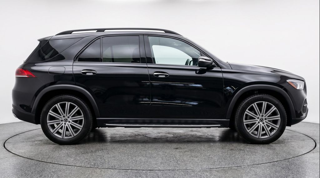 2026 Mercedes-BENZ GLE — миниатюра 11