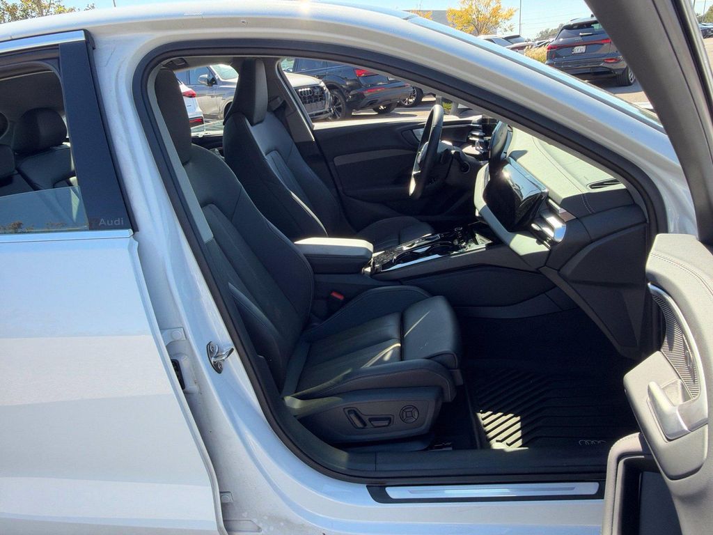 صورة مصغرة 35 لـ 2025 AUDI A5 PREMIUM PLUS TFSI QUATTRO S TRONIC