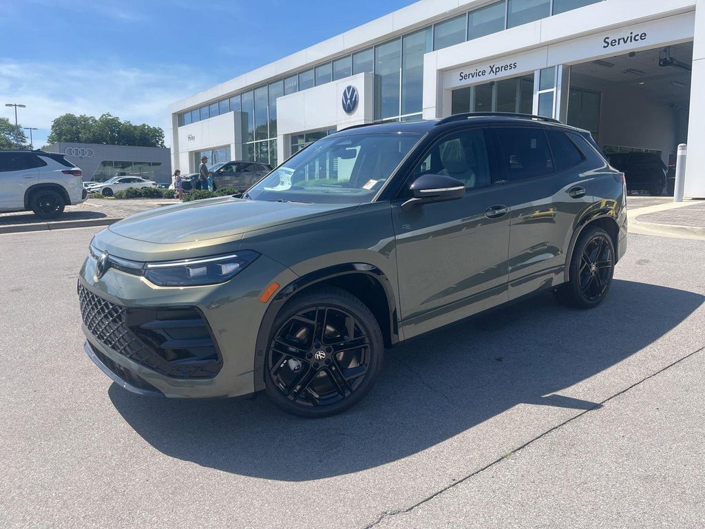 New 2026 Volkswagen Tiguan 2.0T SE R-Line Black