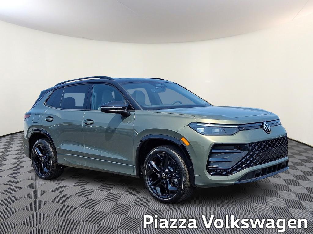 New 2026 Volkswagen Tiguan 2.0T SE R-Line Black