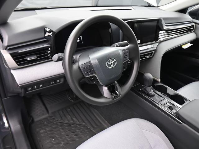2026 Toyota CAMRY LE thumbnail 17