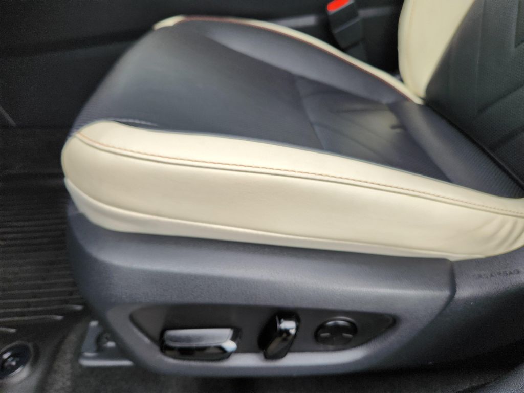 صورة 10 لـ 2024 Lexus NX 350H LUXURY
