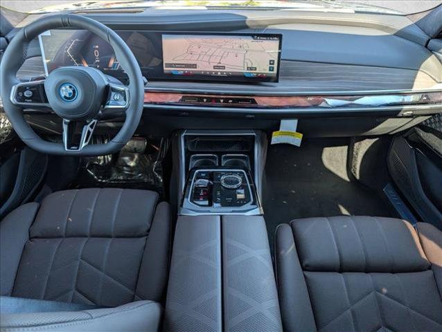 صورة مصغرة 15 لـ 2026 BMW I7 EDRIVE50