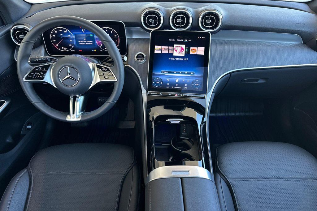2026 Mercedes-BENZ GLC — миниатюра 12