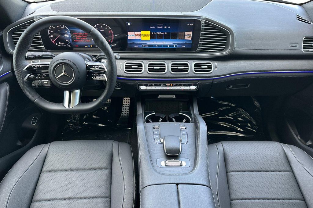 2026 Mercedes-BENZ GLS 缩略图 12