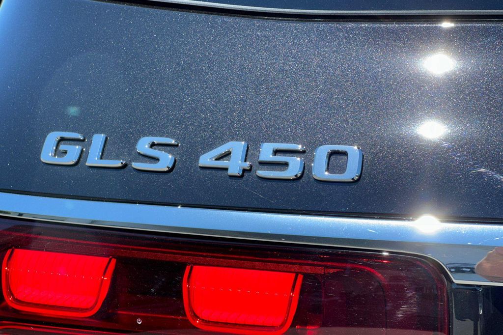 2026 Mercedes-BENZ GLS — миниатюра 27