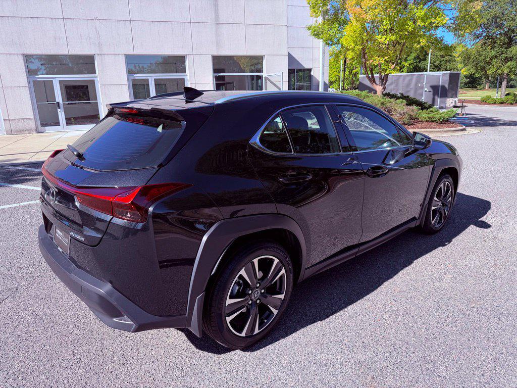 2025 Lexus UX 300H BASE — фото 7