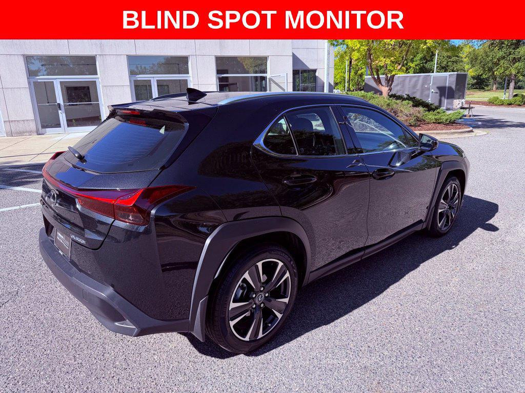 صورة 7 لـ 2025 Lexus UX 300H BASE